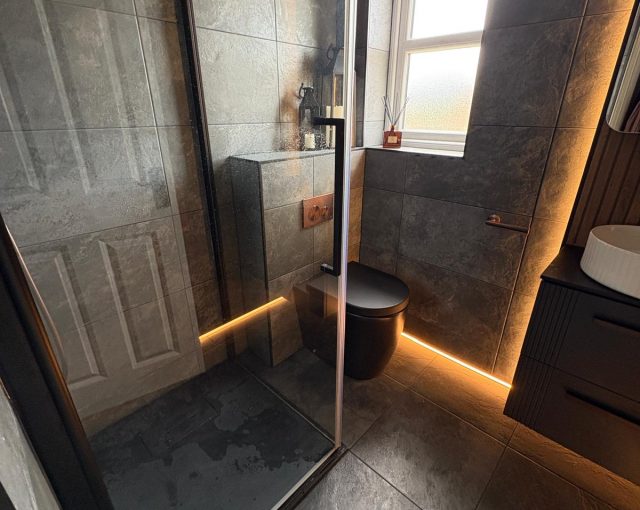 En-suite bathroom